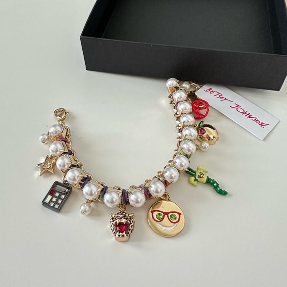 Betsey Johnson Charm School Back To School Charm Bracelet. - Picture 4 of 4